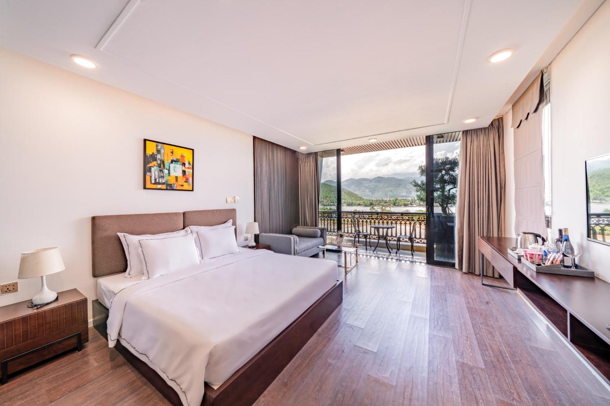 Cami Riverside Resort Da Nang Exterior photo